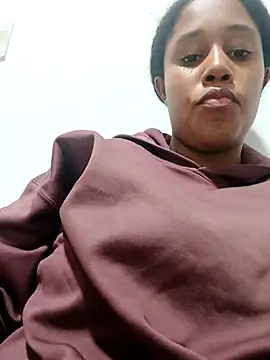 Snapshot of MoniqueMulberry chatting on September 28, 2025, 8:10 am MoniqueMulberry online show from September 28, 2025, 8:10 am