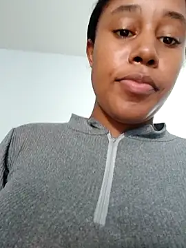 Snapshot of MoniqueMulberry chatting on September 27, 2025, 7:42 pm MoniqueMulberry online show from September 27, 2025, 7:42 pm