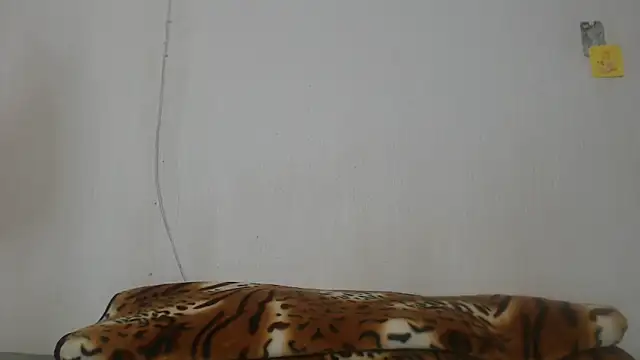 BeautyQueenX22 online show from June 14, 2026, 11:44 am