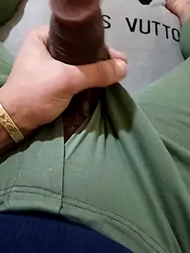 Snapshot of anis3g4 chatting on February 10, 2026, 3:11 pm anis3g4 online show from February 10, 2026, 3:11 pm