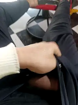 Snapshot of anis3g4 chatting on October 4, 2025, 1:23 pm anis3g4 online show from October 4, 2025, 1:23 pm