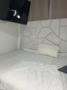 Paulaboterom online show from October 24, 2025, 4:50 pm