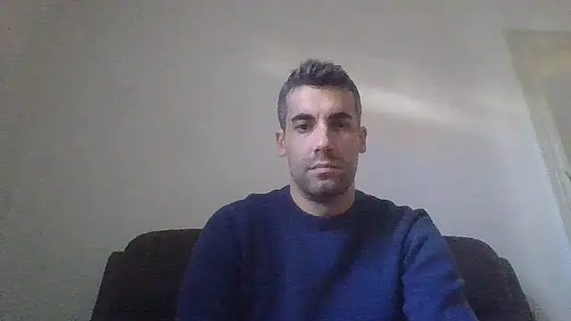 Snapshot of JulioIsHere4you chatting on October 18, 2025, 10:28 am JulioIsHere4you online show from October 18, 2025, 10:28 am
