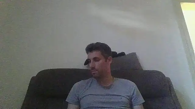 JulioIsHere4you online show from May 30, 2026, 7:15 am