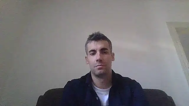 Snapshot of JulioIsHere4you chatting on October 11, 2025, 12:39 pm JulioIsHere4you online show from October 11, 2025, 12:39 pm