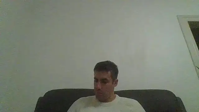 JulioIsHere4you online show from November 7, 2025, 8:13 pm