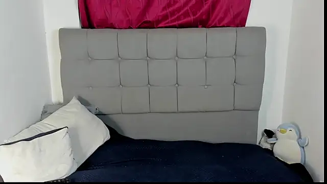 zoe bunny01 online show from June 1, 2026, 11:26 pm