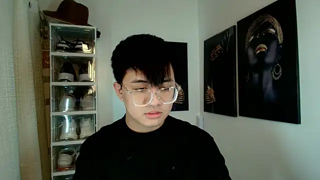 Snapshot of KentAivan chatting on October 13, 2025, 9:27 pm KentAivan online show from October 13, 2025, 9:27 pm