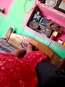 CUTE-004 online show from April 6, 2026, 4:57 am