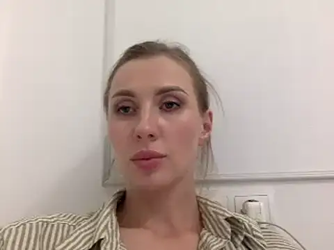 Alveryn online show from November 3, 2025, 7:39 pm