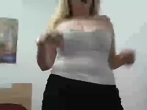 LanaFoxx online show from February 2, 2026, 7:07 am