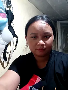 Snapshot of -Kitty-92 chatting on October 1, 2025, 4:17 am -Kitty-92 online show from October 1, 2025, 4:17 am