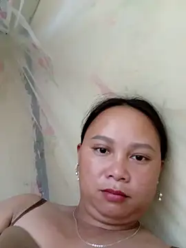 Snapshot of -Kitty-92 chatting on September 12, 2025, 11:26 pm -Kitty-92 online show from September 12, 2025, 11:26 pm