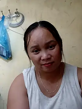 Snapshot of -Kitty-92 chatting on October 6, 2025, 11:00 am -Kitty-92 online show from October 6, 2025, 11:00 am