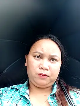 Snapshot of -Kitty-92 chatting on October 7, 2025, 1:28 am -Kitty-92 online show from October 7, 2025, 1:28 am