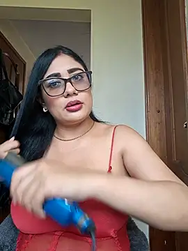 Snapshot of Monse--145 chatting on April 8, 2026, 7:48 pm Monse--145 online show from April 8, 2026, 7:48 pm