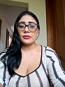 Snapshot of Monse--145 chatting on April 1, 2026, 7:33 pm Monse--145 online show from April 1, 2026, 7:33 pm