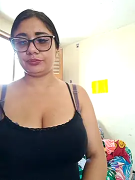 Monse--145 online show from November 22, 2025, 1:21 pm