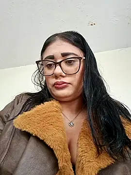 Snapshot of Monse--145 chatting on March 7, 2026, 3:50 pm Monse--145 online show from March 7, 2026, 3:50 pm