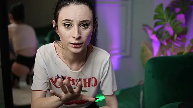 SaraiAngel online show from December 13, 2025, 8:04 pm