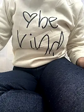 miss moonikaa online show from January 8, 2026, 9:37 am