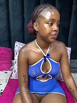 Littlebunny33 online show from July 27, 2026, 10:17 pm