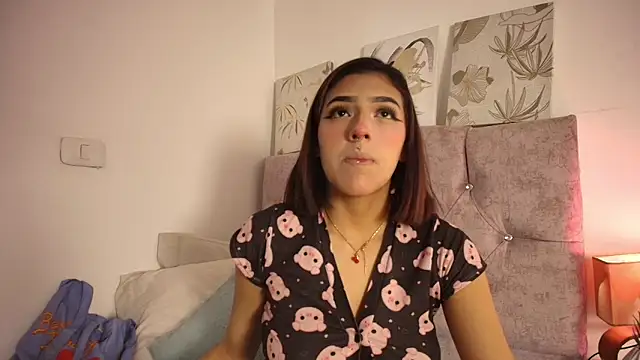 Snapshot of Dulce_Bella_ chatting on January 14, 2026, 11:41 pm Dulce Bella online show from January 14, 2026, 11:41 pm