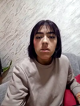 Snapshot of Dulce_Bella_ chatting on October 24, 2025, 3:27 am Dulce Bella online show from October 24, 2025, 3:27 am