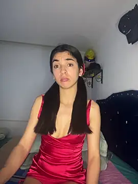 EscarlataX online show from June 10, 2026, 2:24 am