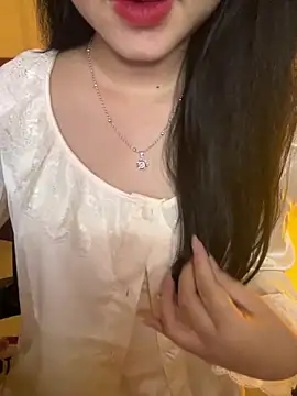 Snapshot of Ngoc_Quynh_18 chatting on September 22, 2025, 3:51 pm Ngoc Quynh 18 online show from September 22, 2025, 3:51 pm