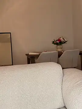 SophiiaStarr online show from April 12, 2026, 5:49 pm