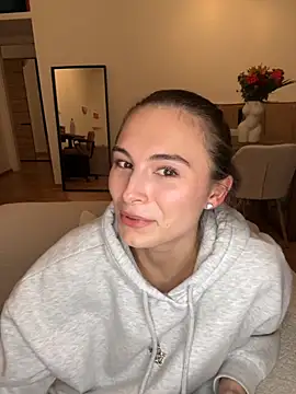 SophiiaStarr online show from October 29, 2025, 7:35 pm