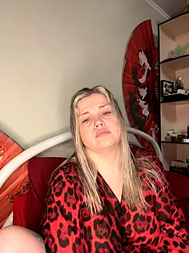 Nayvessa online show from November 16, 2025, 5:28 pm