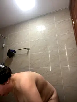 smgirls online show from October 3, 2025, 8:21 pm