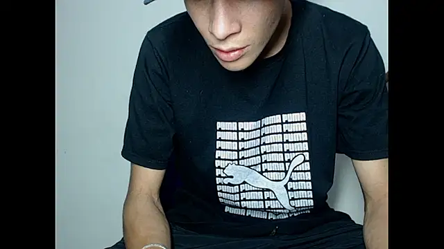 sam hottt online show from October 16, 2025, 10:23 am