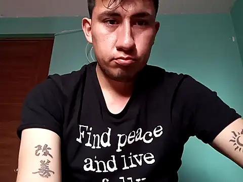 True Di online show from October 25, 2025, 3:56 pm