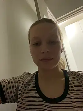 AnyaHellCat online show from October 18, 2025, 1:07 am