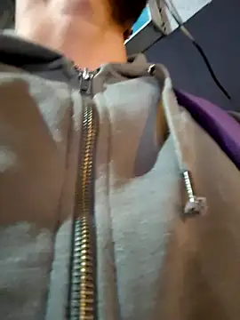 Snapshot of DanteWinter chatting on March 25, 2026, 2:12 am DanteWinter online show from March 25, 2026, 2:12 am