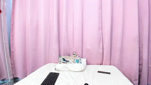 MarianRosse online show from July 19, 2026, 4:48 pm