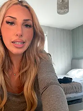 HeidiMae online show from October 27, 2025, 2:18 pm