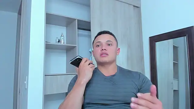 KingLevi01 online show from February 6, 2026, 10:28 pm