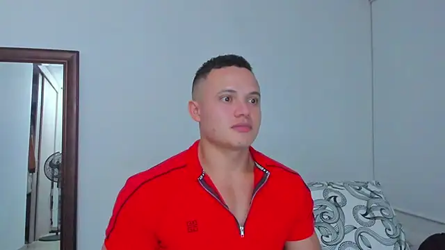 Snapshot of KingLevi01 chatting on May 15, 2026, 8:01 am KingLevi01 online show from May 15, 2026, 8:01 am