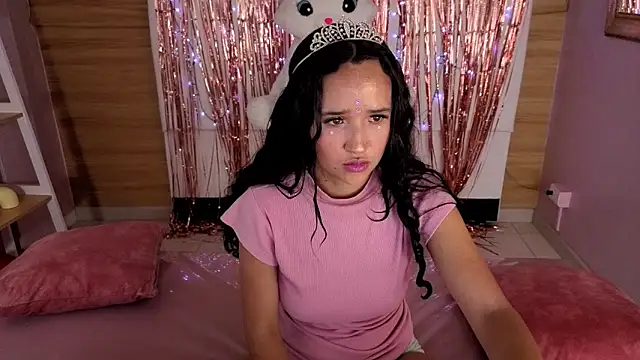 bella vibess s online show from April 10, 2026, 12:45 pm