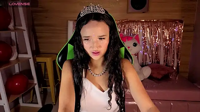 bella vibess s online show from April 13, 2026, 12:53 pm