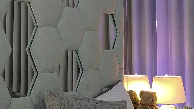 NicoleArmani online show from July 15, 2026, 8:27 pm