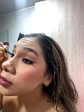 NicoleArmani online show from October 21, 2025, 4:28 pm