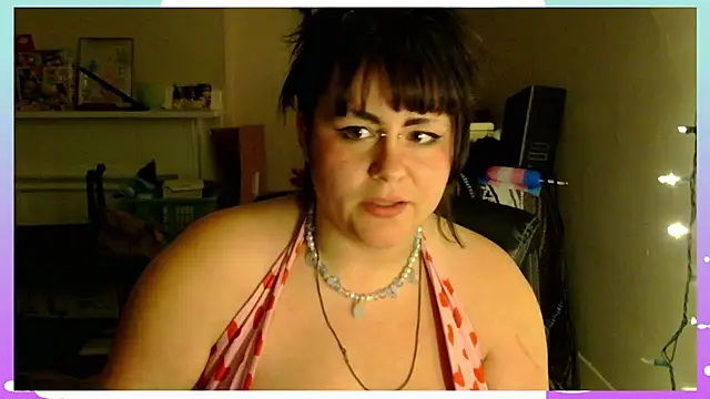 Snapshot of PeakoBunny chatting on November 9, 2025, 3:10 am PeakoBunny online show from November 9, 2025, 3:10 am