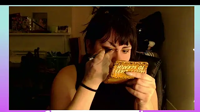 Snapshot of PeakoBunny chatting on November 16, 2025, 10:57 pm PeakoBunny online show from November 16, 2025, 10:57 pm