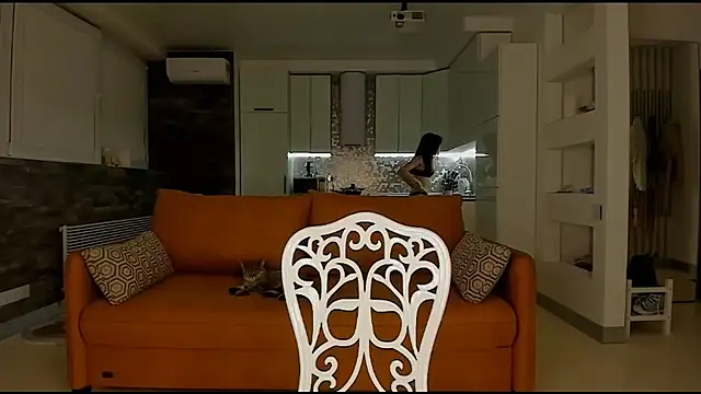 Snapshot of strawbery_Dolly chatting on October 22, 2025, 8:19 pm strawbery Dolly online show from October 22, 2025, 8:19 pm