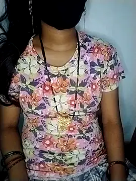 Snapshot of Komal-Rajput chatting on October 4, 2025, 5:47 pm Komal-Rajput online show from October 4, 2025, 5:47 pm